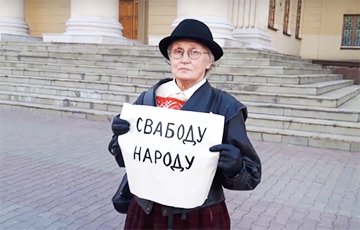 Видеофакт: Нина Багинская вышла в центр Минска