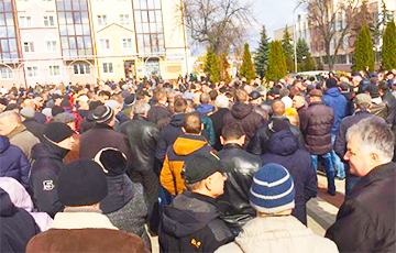 «Пора менять власть!»: Тысяча человек вышли на Протест в Пинске