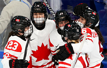 Канада играла в масках против российских хоккеисток на Олимпиаде