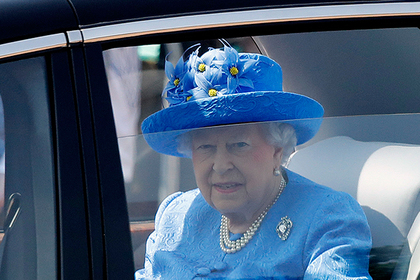 Шляпку британской королевы назвали «эпичным троллингом» сторонников Brexit
