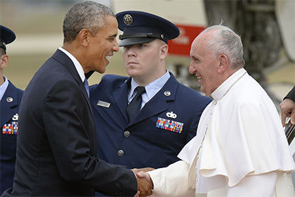 Обама подарил Папе Римскому голубя и ключ