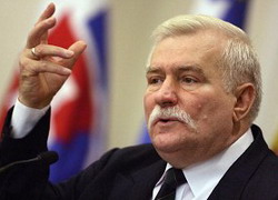 Лех Валенса: Беляцкий заразил мечтой о свободе белорусов