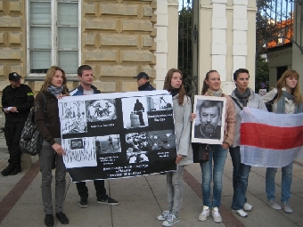 Концерт солидарности с белорусскими политзаключенными в Варшаве (Фото)