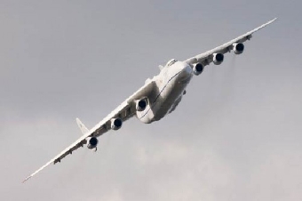 Самый большой в мире самолет приземлялся в Минске (Фото)