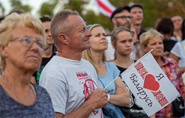 Тысячи человек собрались в центре Гродно поддержать бастующий «Азот»