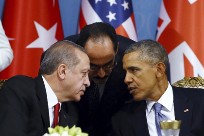 СМИ рассказали о давлении США на Турцию из-за открытой границы с Сирией