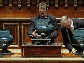 Сенат Франции одобрил закон о повышении пенсионного возраста