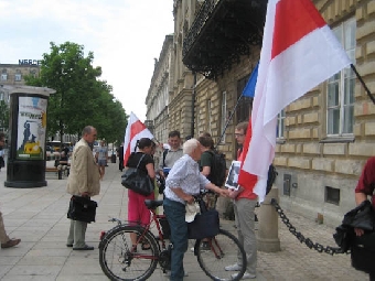 В Варшаве прошла акция солидарности с политзаключенными