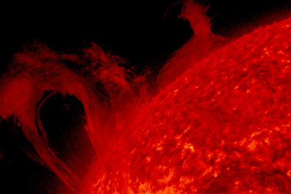 Солнечная обсерватория в честь юбилея показала фотографию гигантских нитей