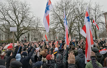 В «Марше нетунеядцев» в Минске участвует несколько тысяч человек