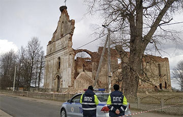 В Зембине Борисовского района рухнула стена старинного костела