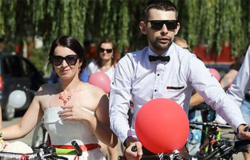 В Гродно прошла свадьба на велосипедах