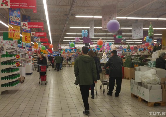 Работники рынка в Белостоке: белорусы приезжают все реже
