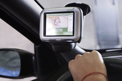 Калифорнийским водителям разрешили просматривать карты за рулем