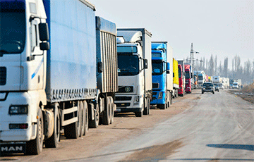 Литовцы жалуются на очереди грузовиков на границе с Беларусью