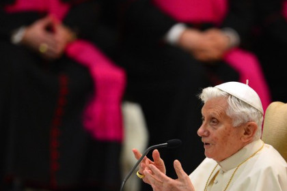 Папа Римский за два года лишил сана 400 священников-педофилов