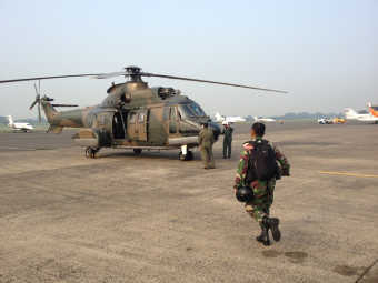 Индонезийские вертолеты начали поиски российского Superjet-100