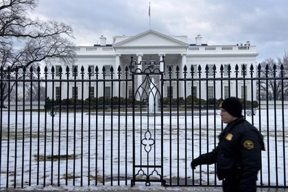 Два пьяных охранника Обамы въехали в забор Белого дома