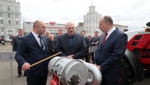 Лукашенко: На богатом Западе – дикая безработица, мы этого избежали