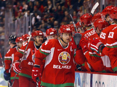Первую игру мирового первенства хоккею Беларусь проведет с действующими чемпионами