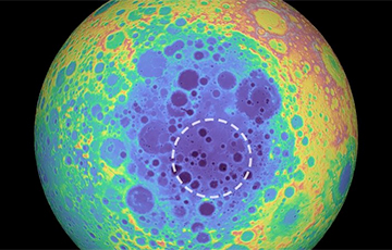 Ученые: Под южным полюсом Луны находится что-то странное и невероятно плотное