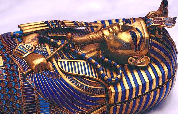 В Минск везут золотой трон Тутанхамона
