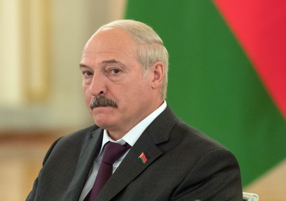 «Не все в СМИ давали». Лукашенко назвал ситуацию с коронавирусом в РФ пожаром