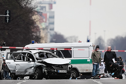 Немецкая полиция рассказала о мотивах подрыва машины в Берлине