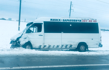 Маршрутка «Минск-Барановичи» столкнулась с легковушкой на трассе М1