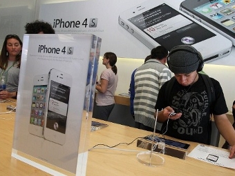 Samsung не удалось сорвать старт продаж iPhone 4S в Италии