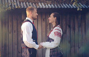 Биатлонистка Дуборезова справила свадьбу с финном в белорусском национальным стиле