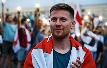 Александр Ивулин о бело-красно-белом флаге на матче с Чехией: Этот баннер был лучше игры