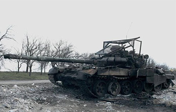 На Луганском направлении украинские воины уничтожили вражеский танк