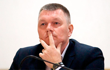 Глава района Витебска, который заставил учителей на выборах переписать протокол, ушел с должности