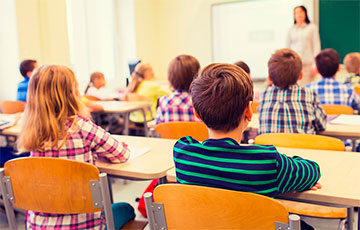 Должны ли учителя сообщать родителям о том, что в классе COVID-19?