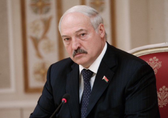 Лукашенко объявил выговор губернаторам Витебской и Могилевской областей