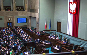 Сенат Польши принял закон о программе «Пенсия плюс»