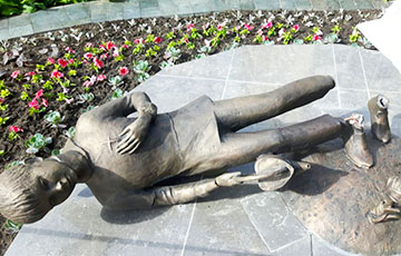 В Могилеве скульптуру Маленького принца сломали за неделю до открытия