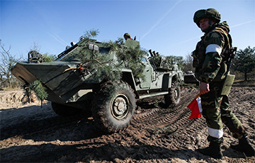 Генштаб ВСУ: Беларусы пополняют войска на границе, учатся строить переправы