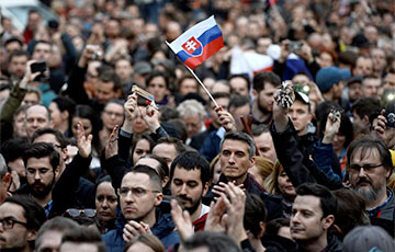 Протесты в Словакии: глава полиции отказался подавать в отставку