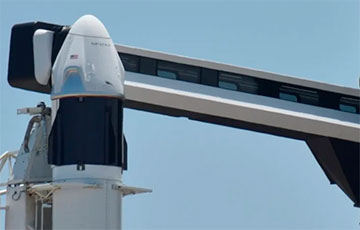 SpaceX запускает корабль Сrew Dragon в космос: онлайн-трансляция