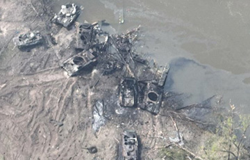 Украинцы разгромили колонну московитских танков на переправе через Северский Донец