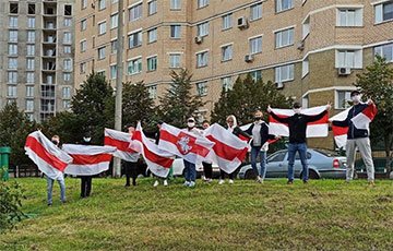 В Минске жители микрорайона Восток вышли на акцию солидарности