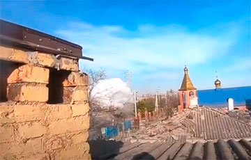 Украинцы показали уничтожение московитской БМП с экипажем в Мариуполе