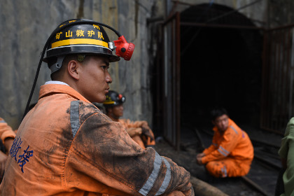 В Китае при пожаре на шахте погибли более 20 человек