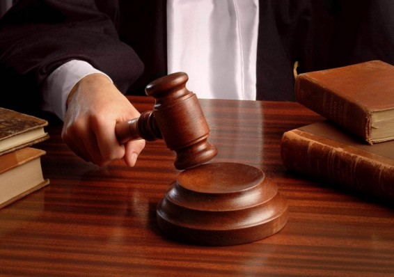 Судья Конституционного суда Изотко освободил должность
