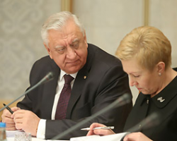 Лукашенко отправил в отставку Мясниковича и Ермакову
