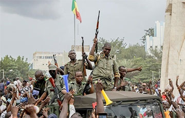 СМИ: За государственным переворотом в Мали стоит соперничество между Парижем и Москвой