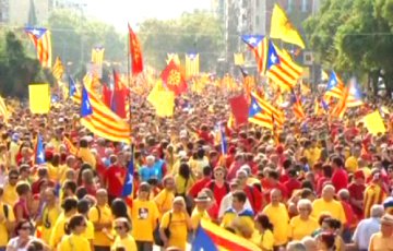 В Каталонии прошла масштабная демонстрация за независимость