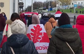 По Минску гуляют колонны протестующих